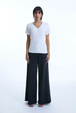 James Lakeland V-neck White T-shirt